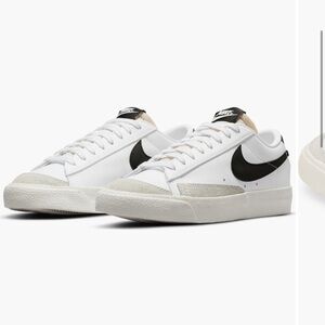 Blazer low 77’ sneaker! Womens 9.5! In good condition, one scuff on right toe!